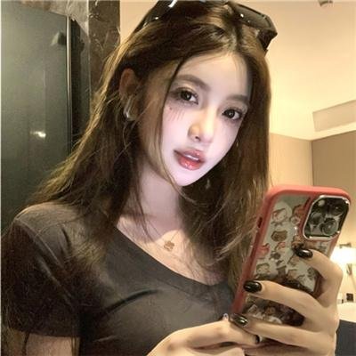 花落水流红