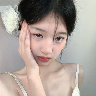 拥抱星星的月亮